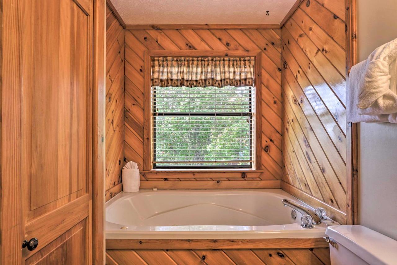 Smoky Mountain Retreat With Hot Tub, Arcade Games Villa Pigeon Forge Buitenkant foto