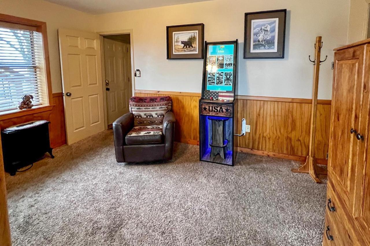 Smoky Mountain Retreat With Hot Tub, Arcade Games Villa Pigeon Forge Buitenkant foto